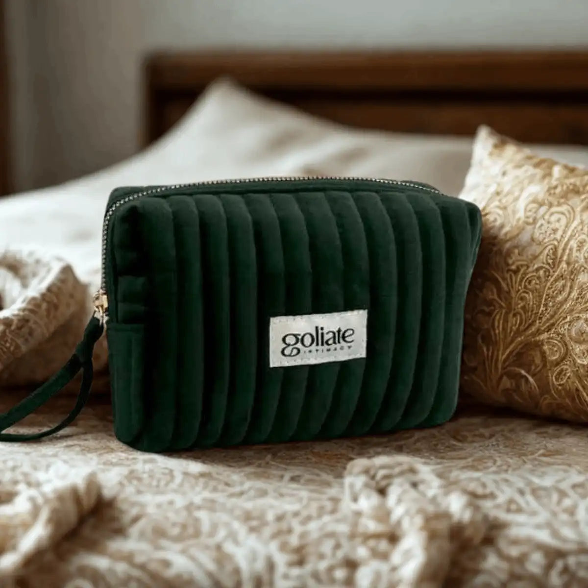 Trousse de toilette Goliate Intimacy - velours vert émeraude